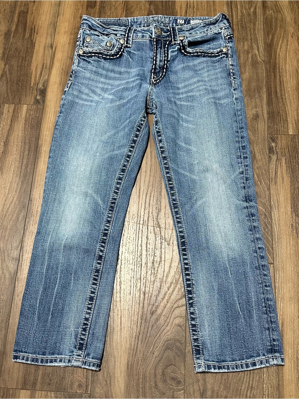 MISS ME Size 27 Boyfriend Capri Jeans JB1026P4 Medium Wash Embroidered Denim